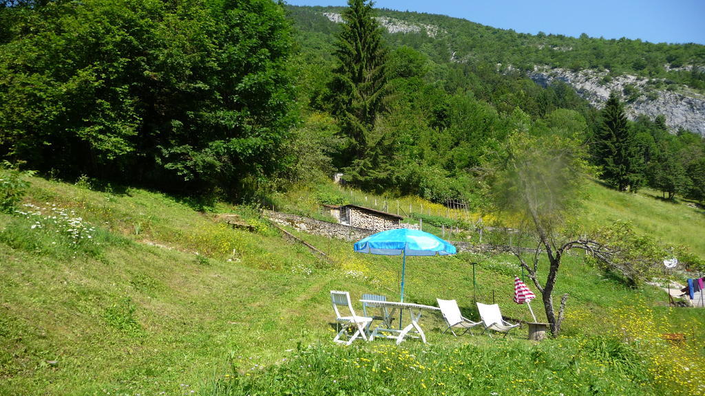 La Chouette A L'Heure Du Pinson Panzió Saint-Pierre-d'Entremont  Kültér fotó