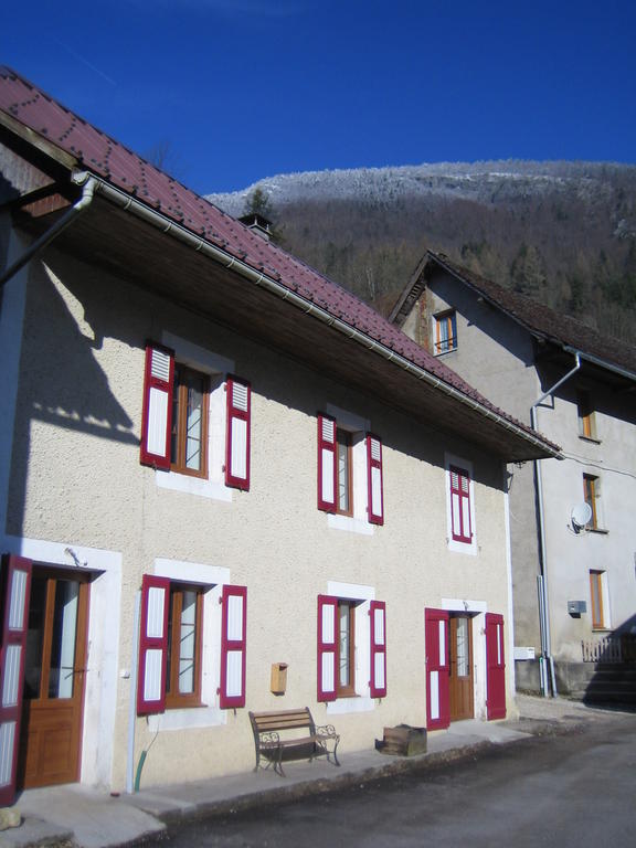 La Chouette A L'Heure Du Pinson Panzió Saint-Pierre-d'Entremont  Kültér fotó